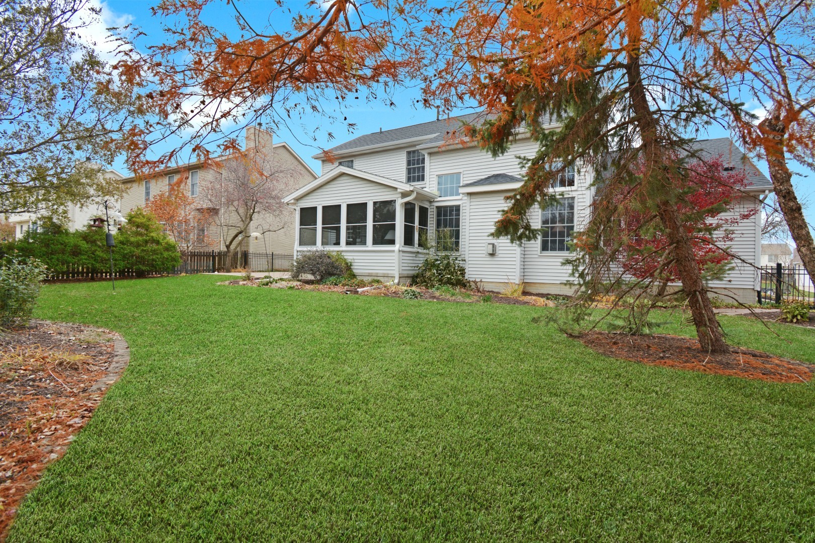 35 Greythorne Circle, Bloomington, IL 61704