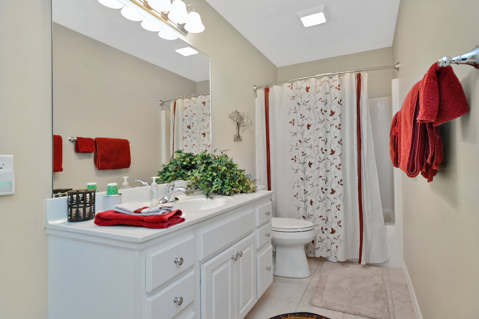 35 Greythorne Circle, Bloomington, IL 61704