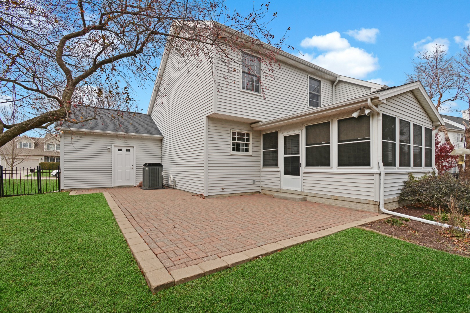 35 Greythorne Circle, Bloomington, IL 61704