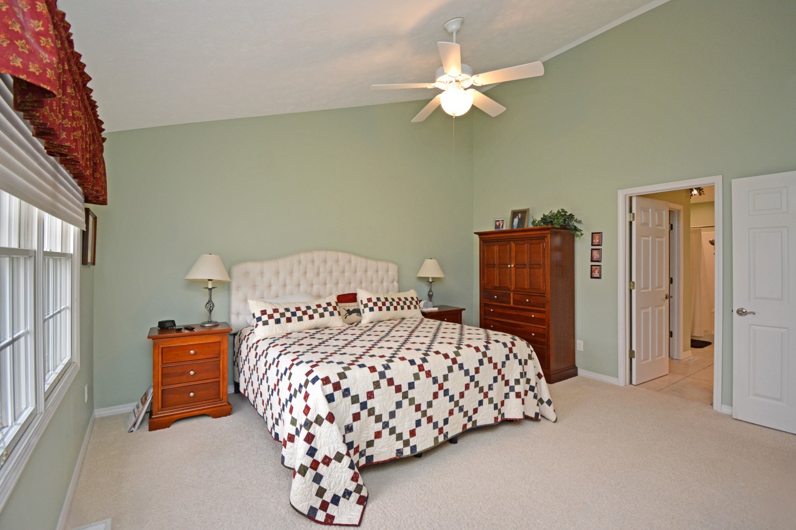 35 Greythorne Circle, Bloomington, IL 61704