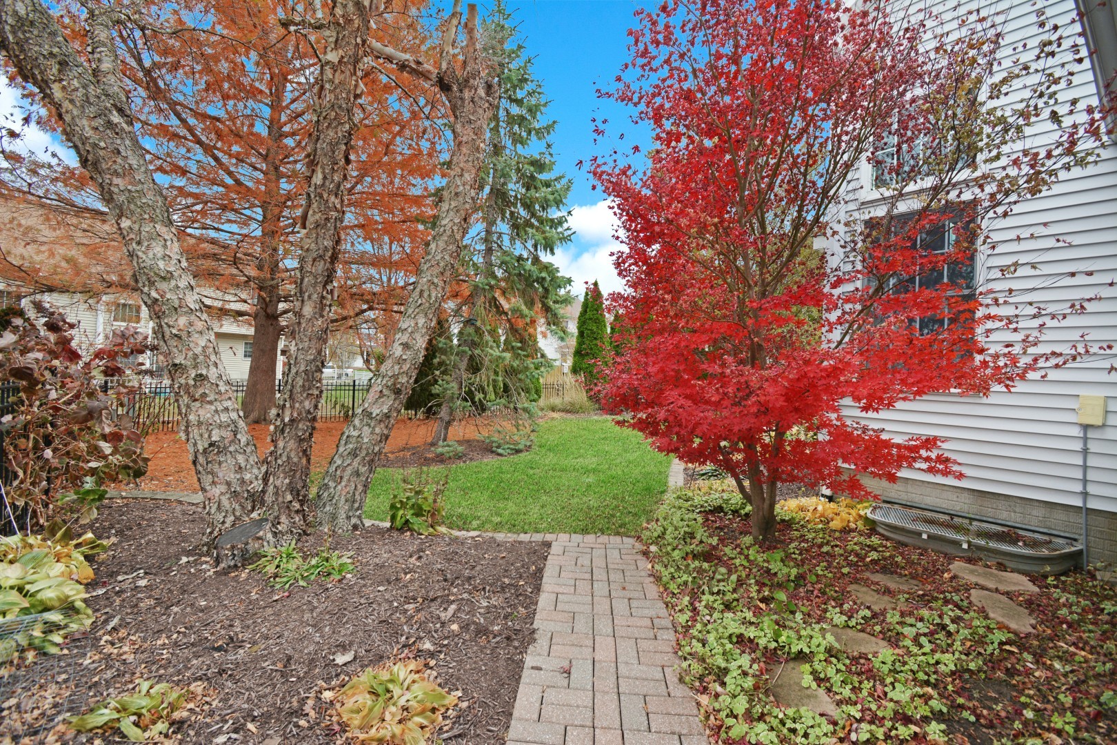 35 Greythorne Circle, Bloomington, IL 61704