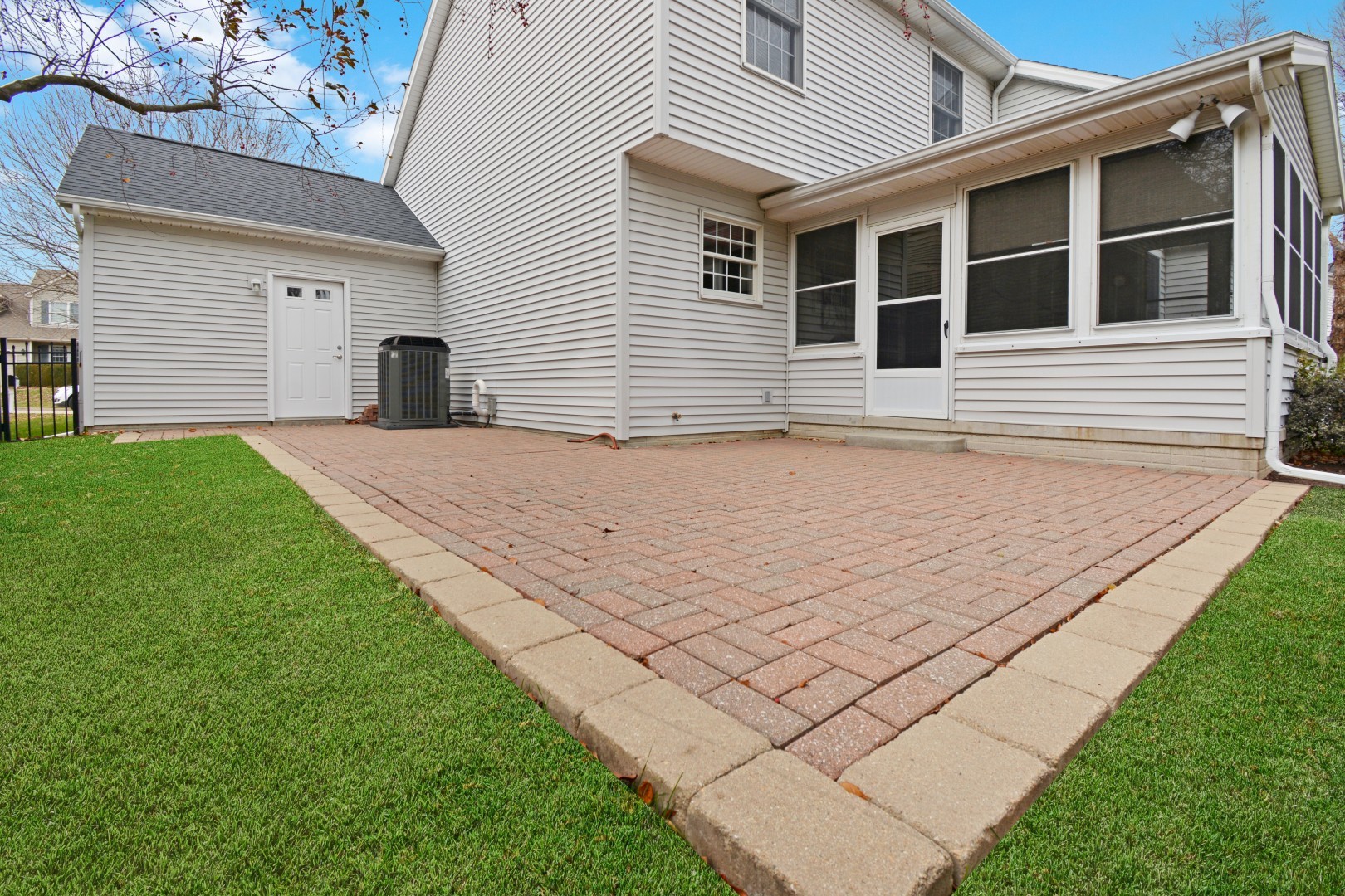 35 Greythorne Circle, Bloomington, IL 61704