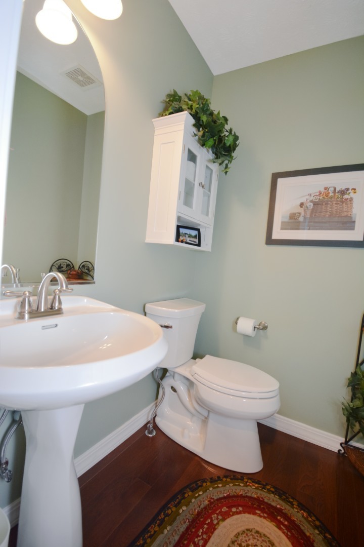 35 Greythorne Circle, Bloomington, IL 61704