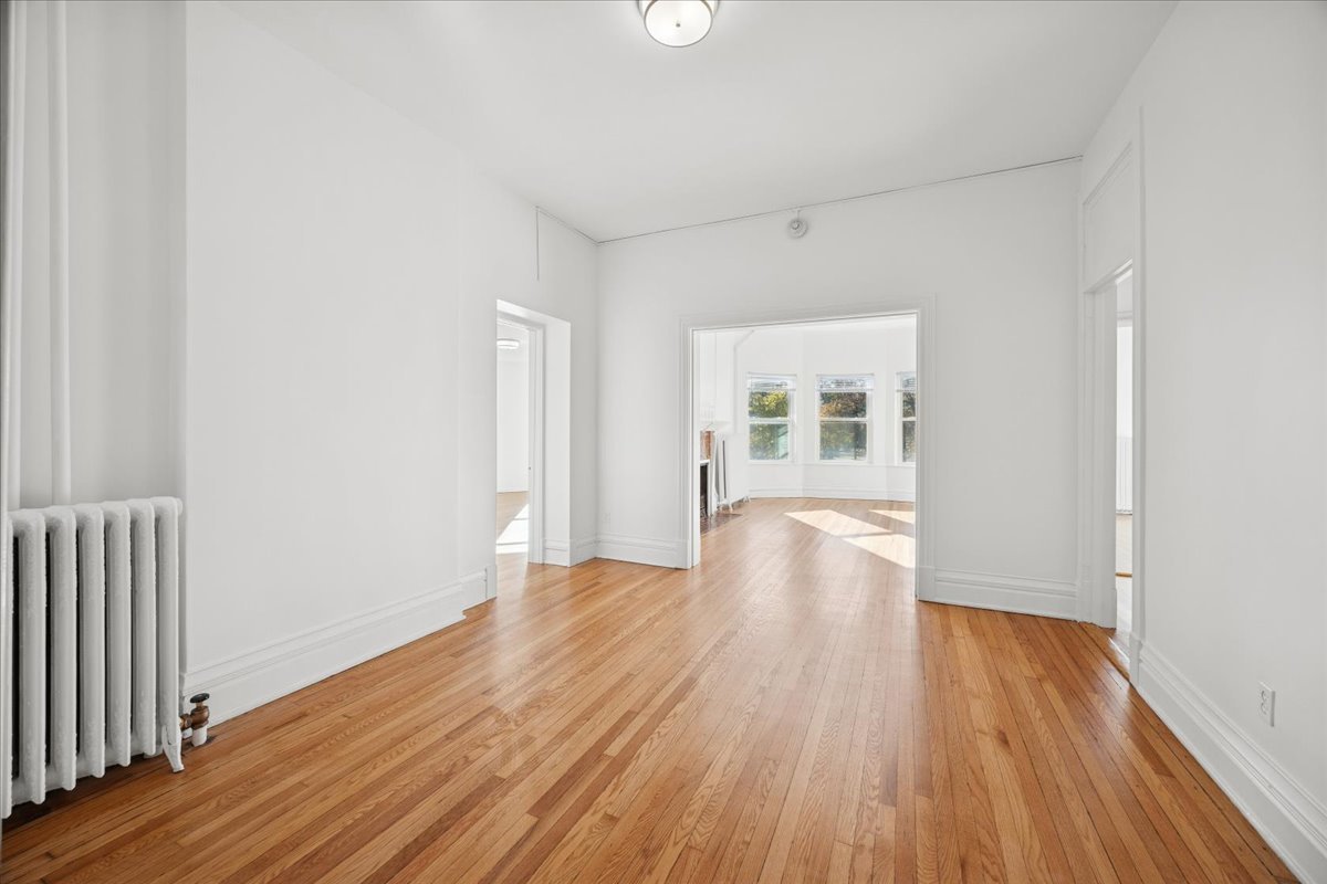 3 E Quincy Street #2, Riverside, IL 60546