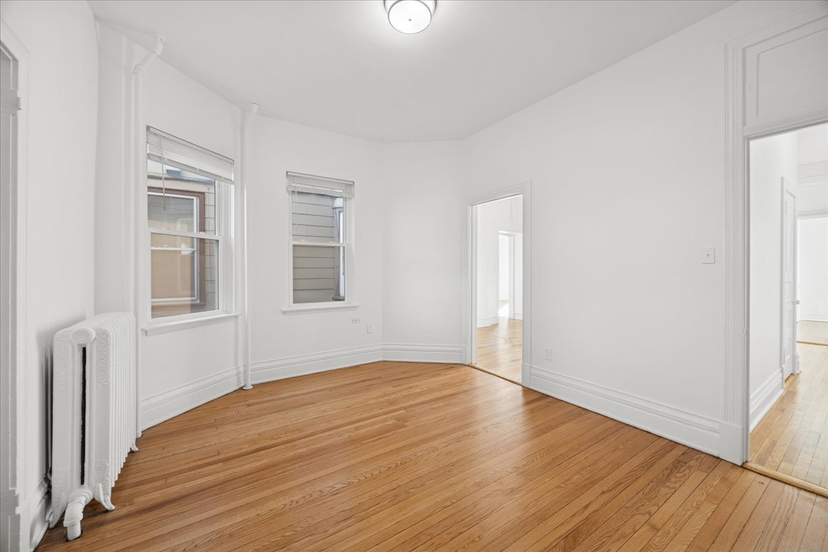 3 E Quincy Street #2, Riverside, IL 60546