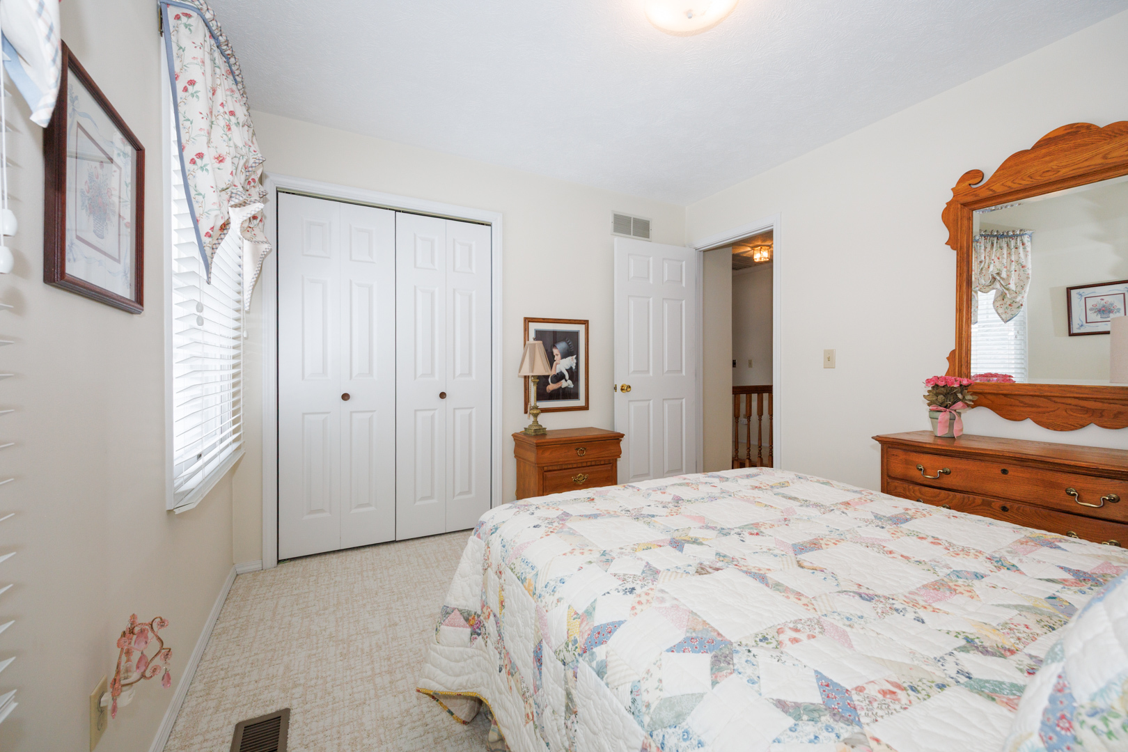 17 Downing Circle, Bloomington, IL 61704