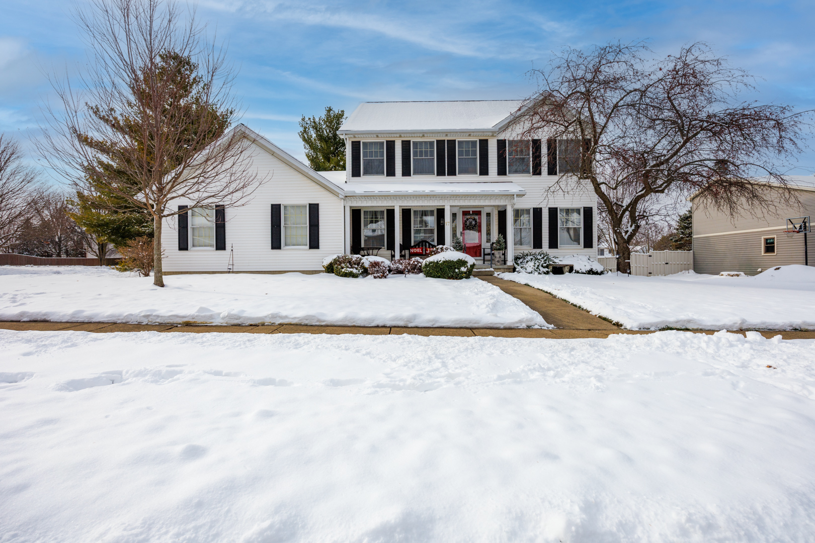 17 Downing Circle, Bloomington, IL 61704