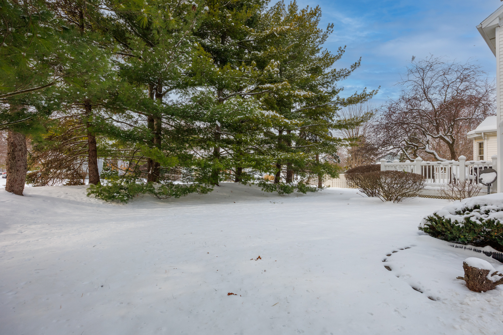 17 Downing Circle, Bloomington, IL 61704