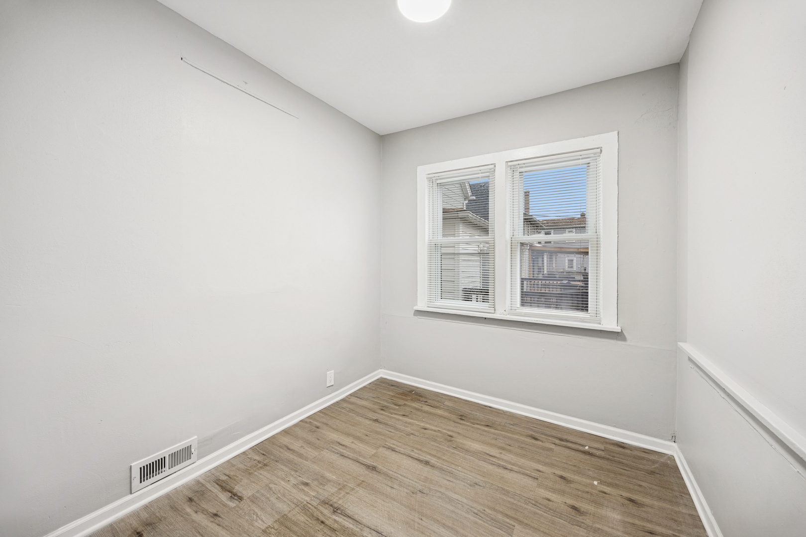 5533 W 63rd Place, Chicago, IL 60638