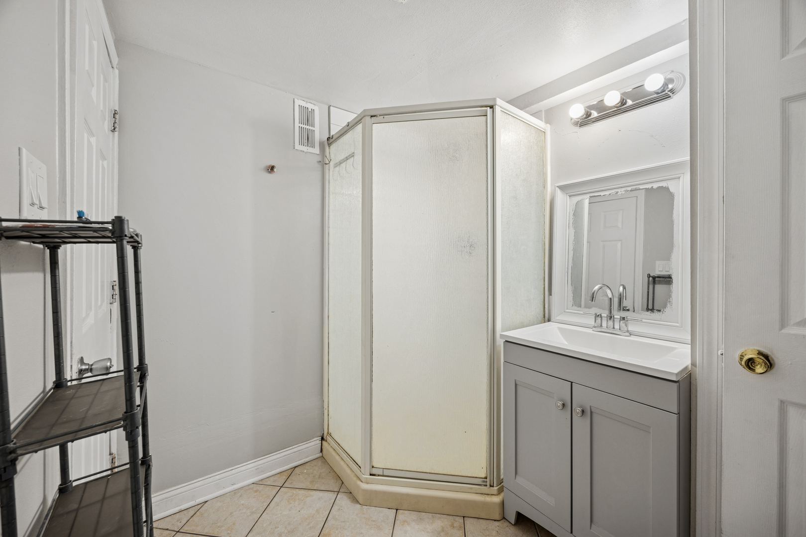 5533 W 63rd Place, Chicago, IL 60638