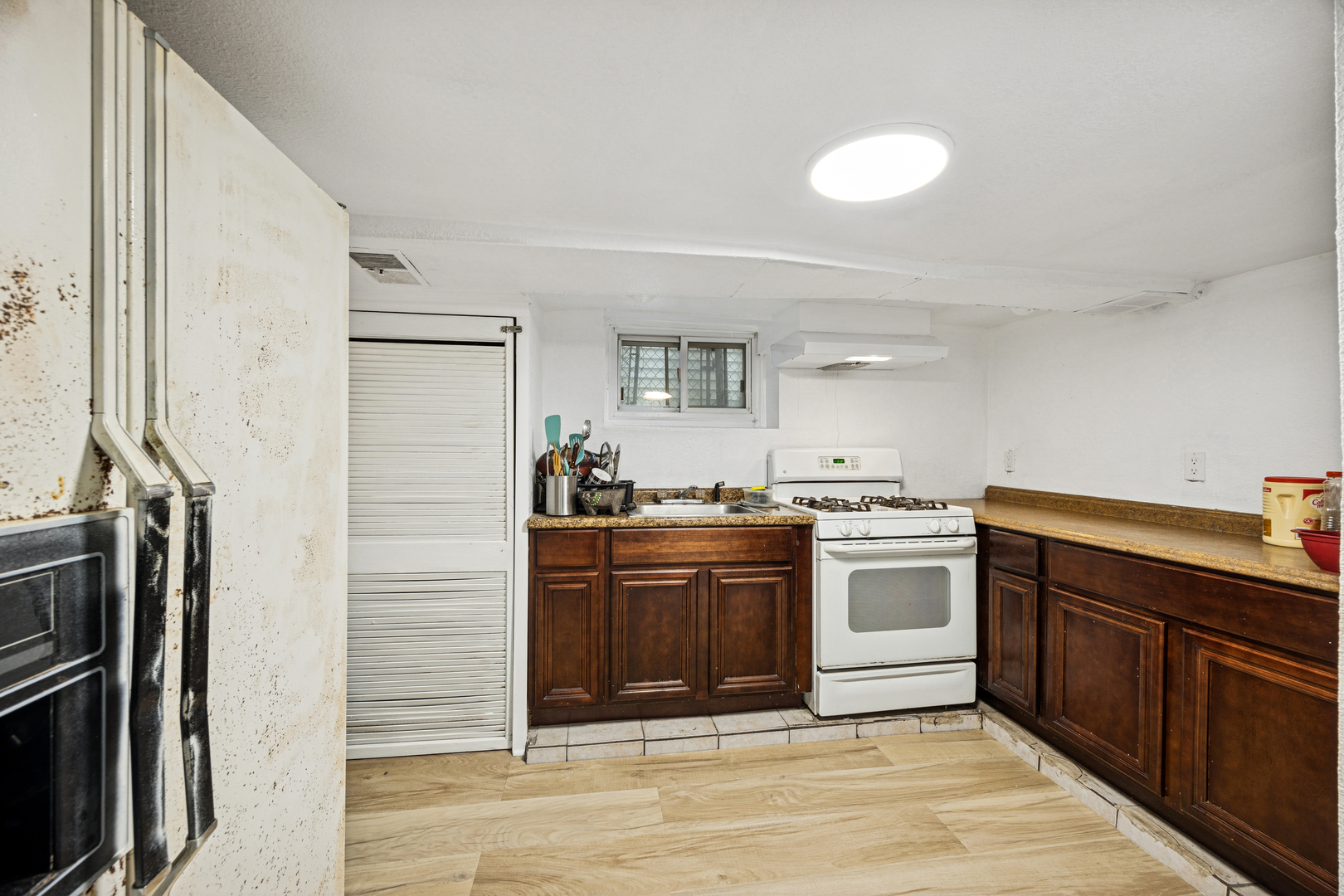 5533 W 63rd Place, Chicago, IL 60638