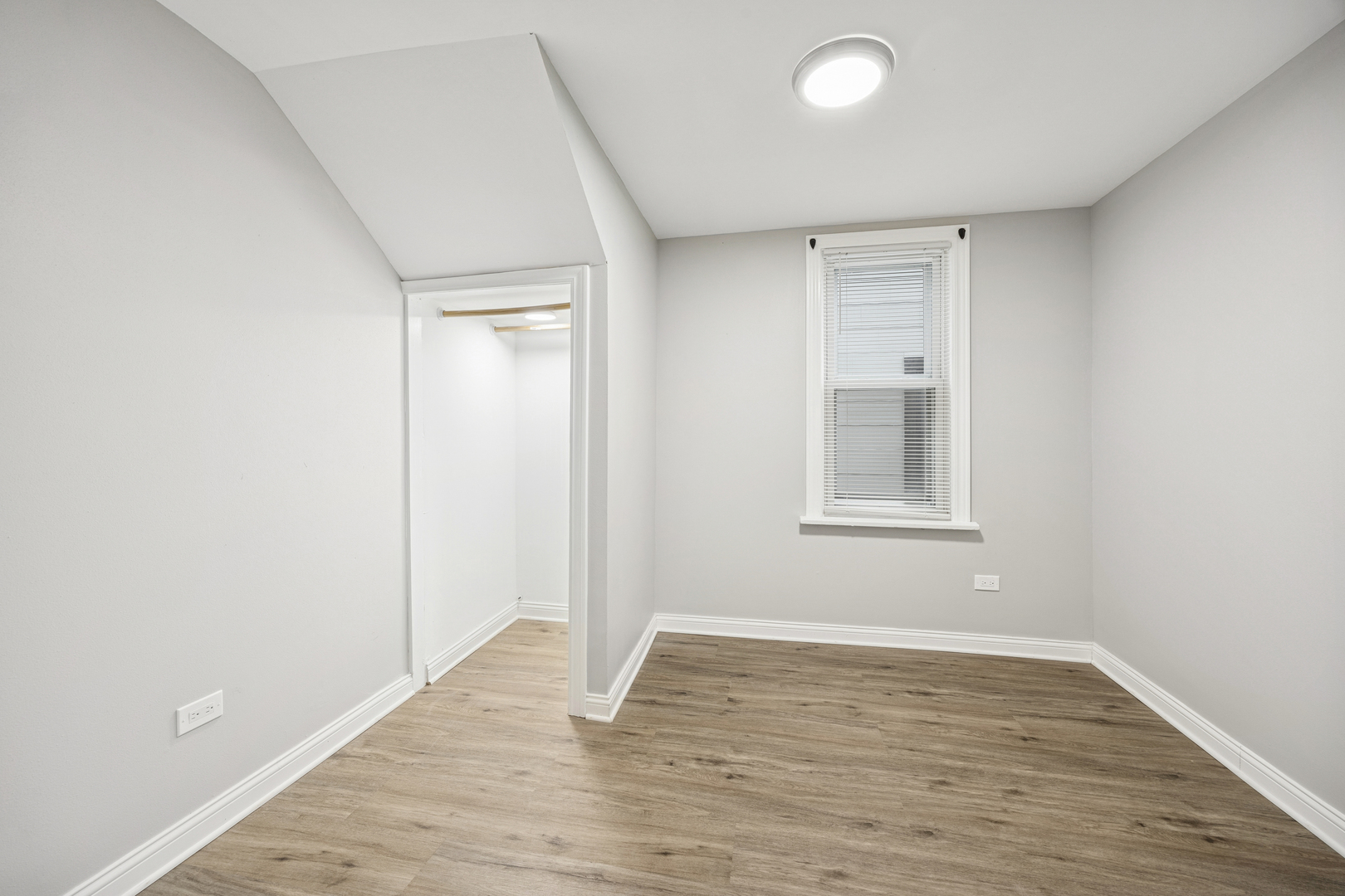 5533 W 63rd Place, Chicago, IL 60638