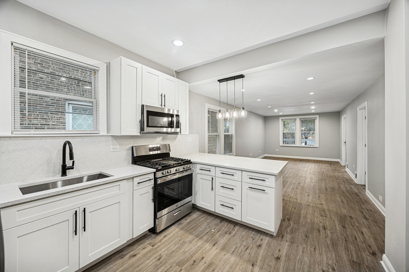 5533 W 63rd Place, Chicago, IL 60638