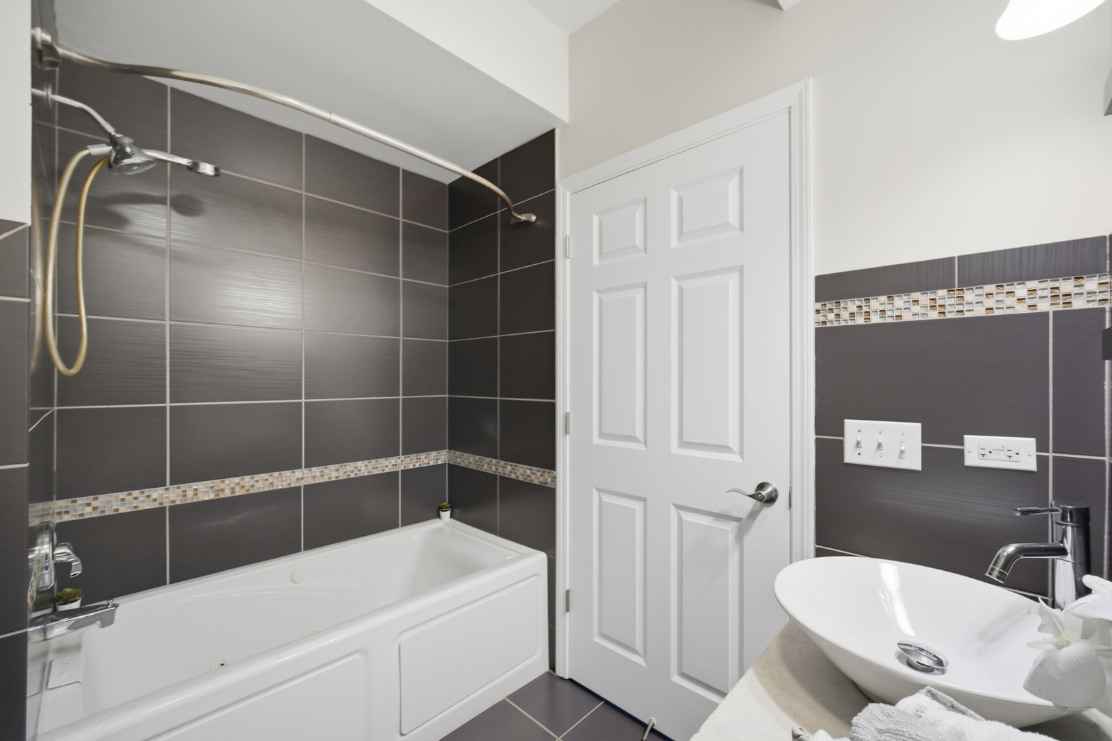 799 Graceland Avenue #404A, Des Plaines, IL 60016