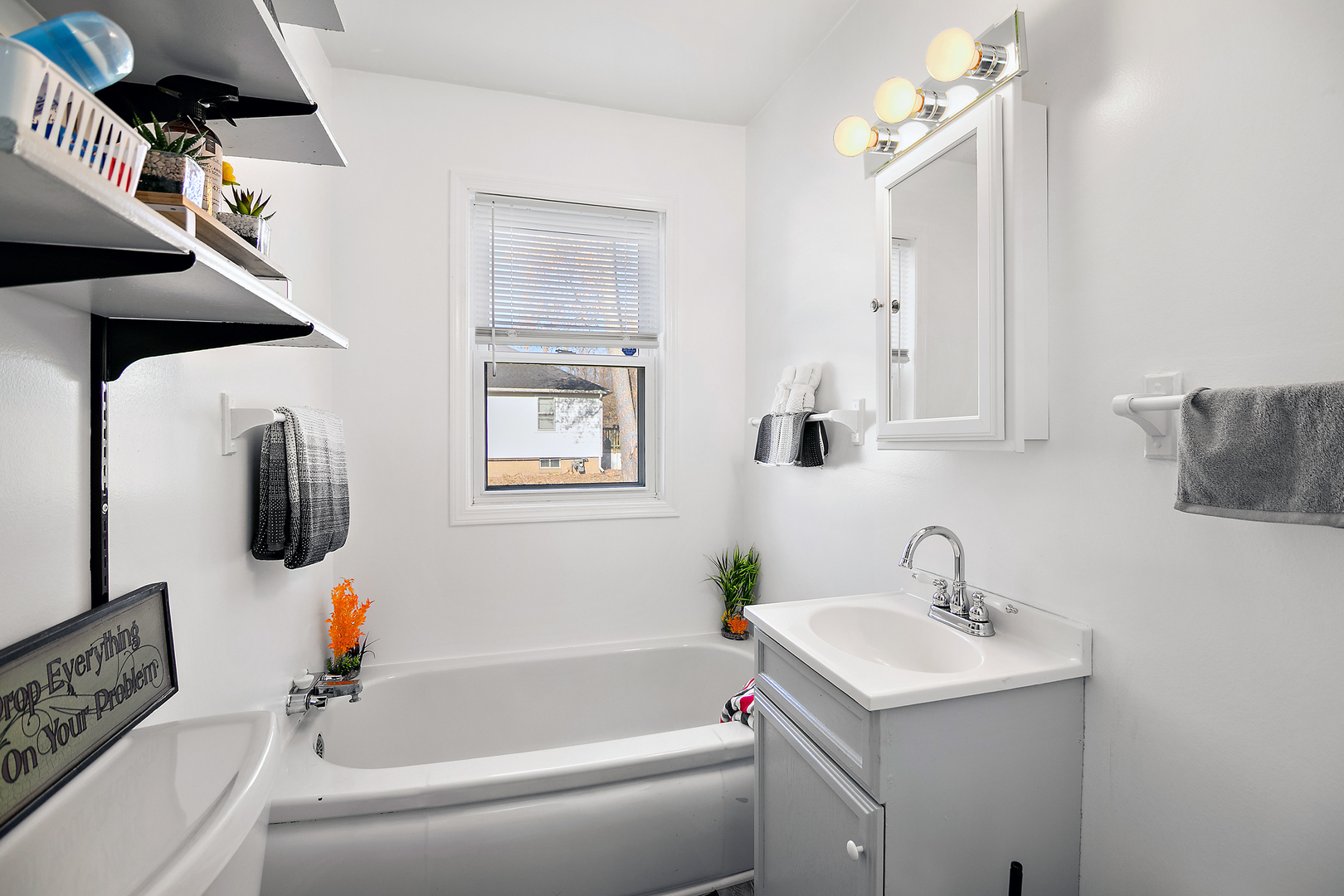 907 N Virginia Street, Watseka, IL 60970