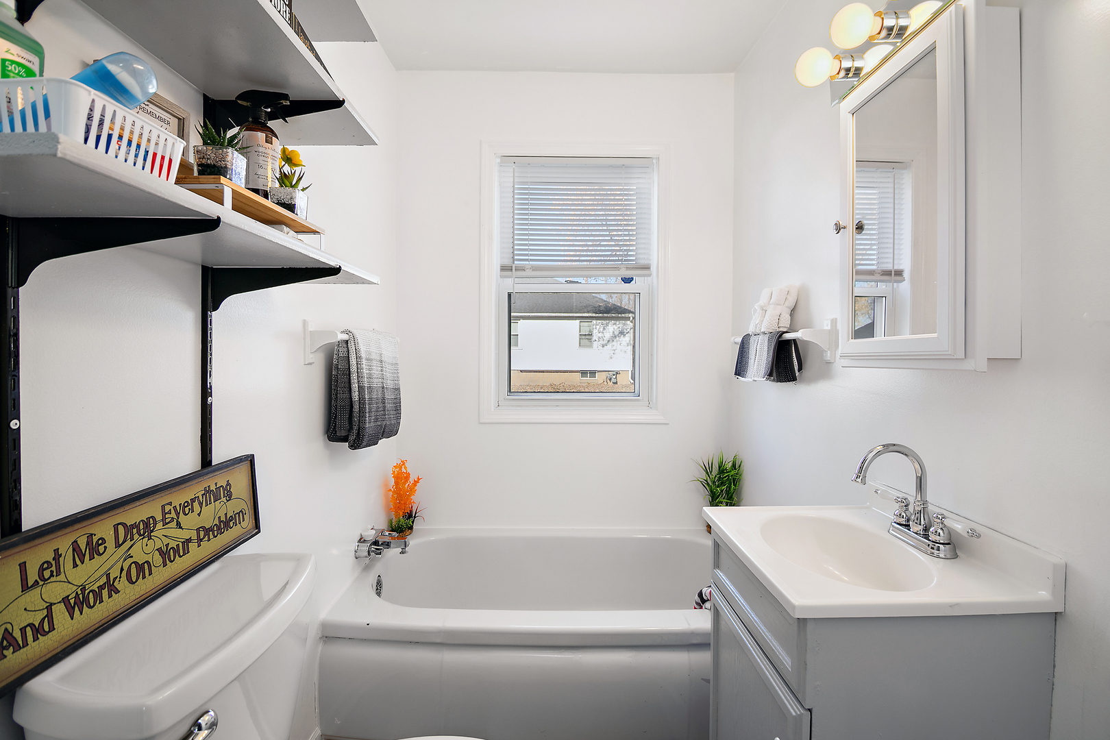 907 N Virginia Street, Watseka, IL 60970