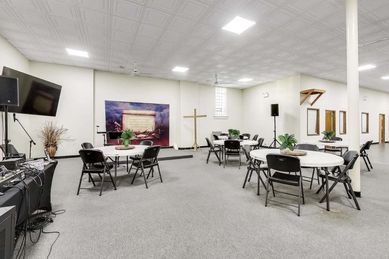 1002 E 75th Street, Chicago, IL 60619