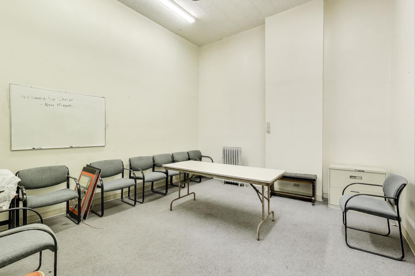 1002 E 75th Street, Chicago, IL 60619