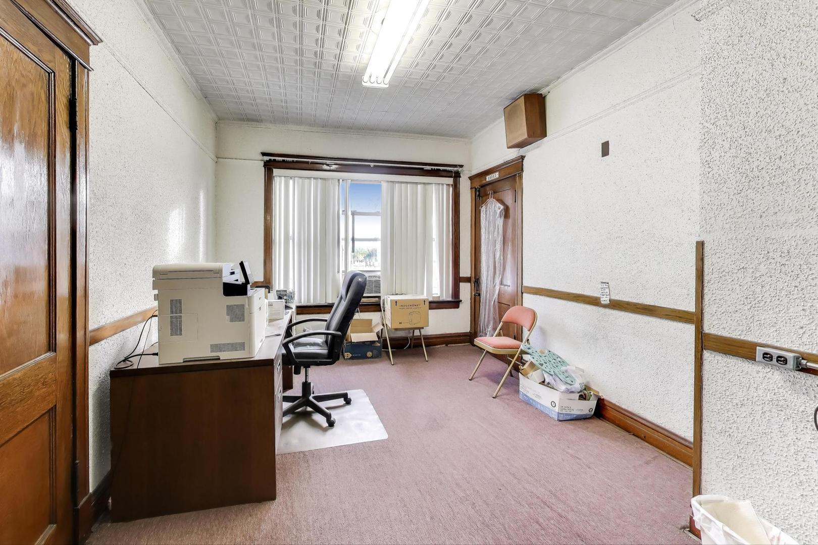 1002 E 75th Street, Chicago, IL 60619