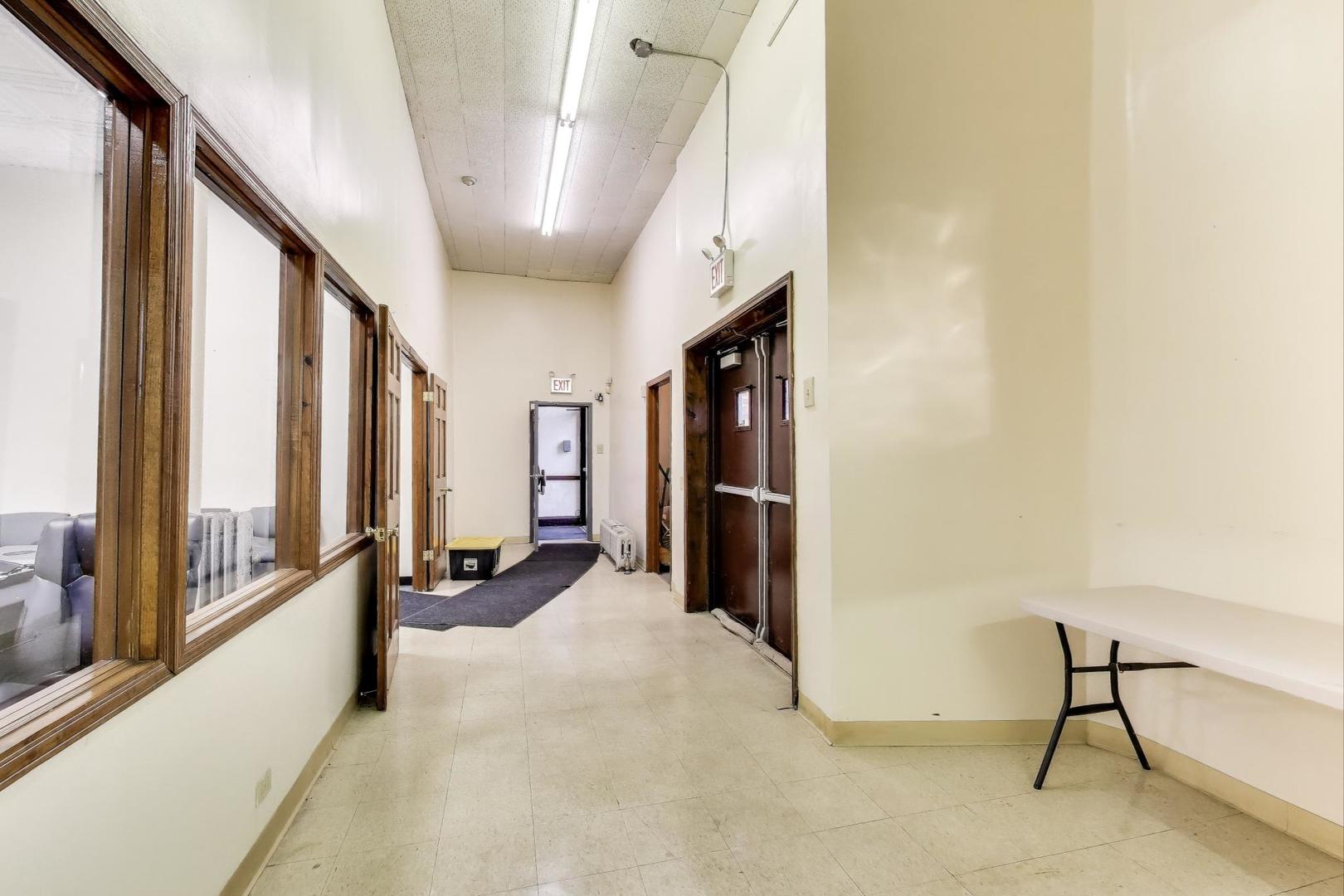 1002 E 75th Street, Chicago, IL 60619