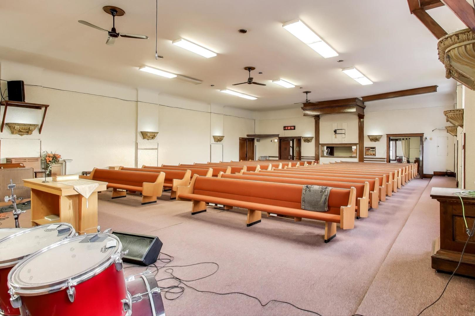 1002 E 75th Street, Chicago, IL 60619