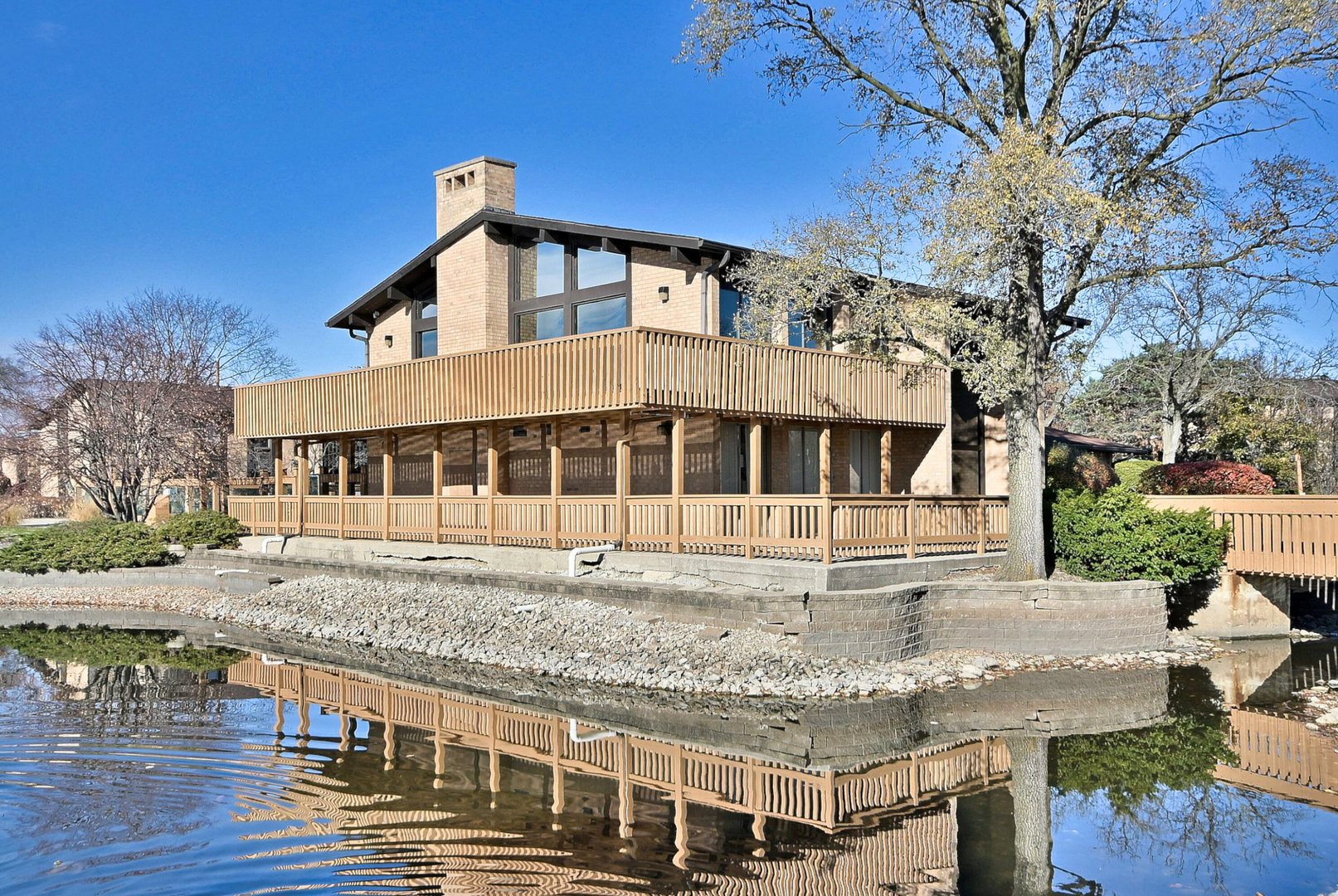 6177 Knoll Wood Road #102, Willowbrook, IL 60527