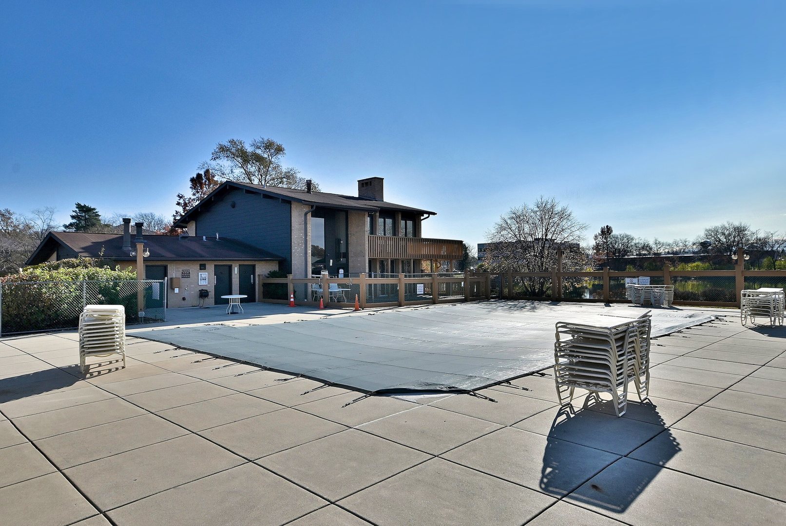 6177 Knoll Wood Road #102, Willowbrook, IL 60527