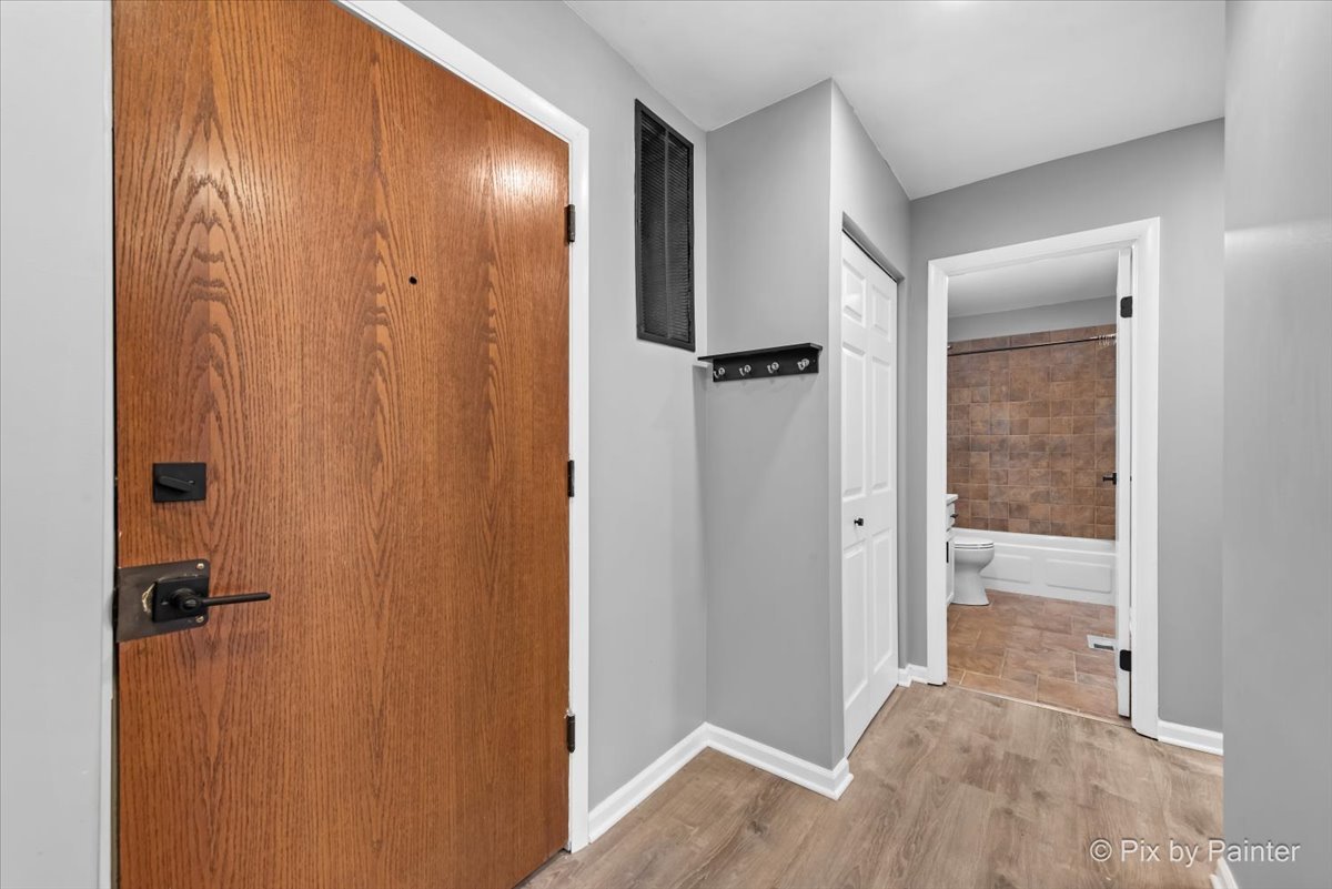 5820 Oakwood Drive #1a, Lisle, IL 60532