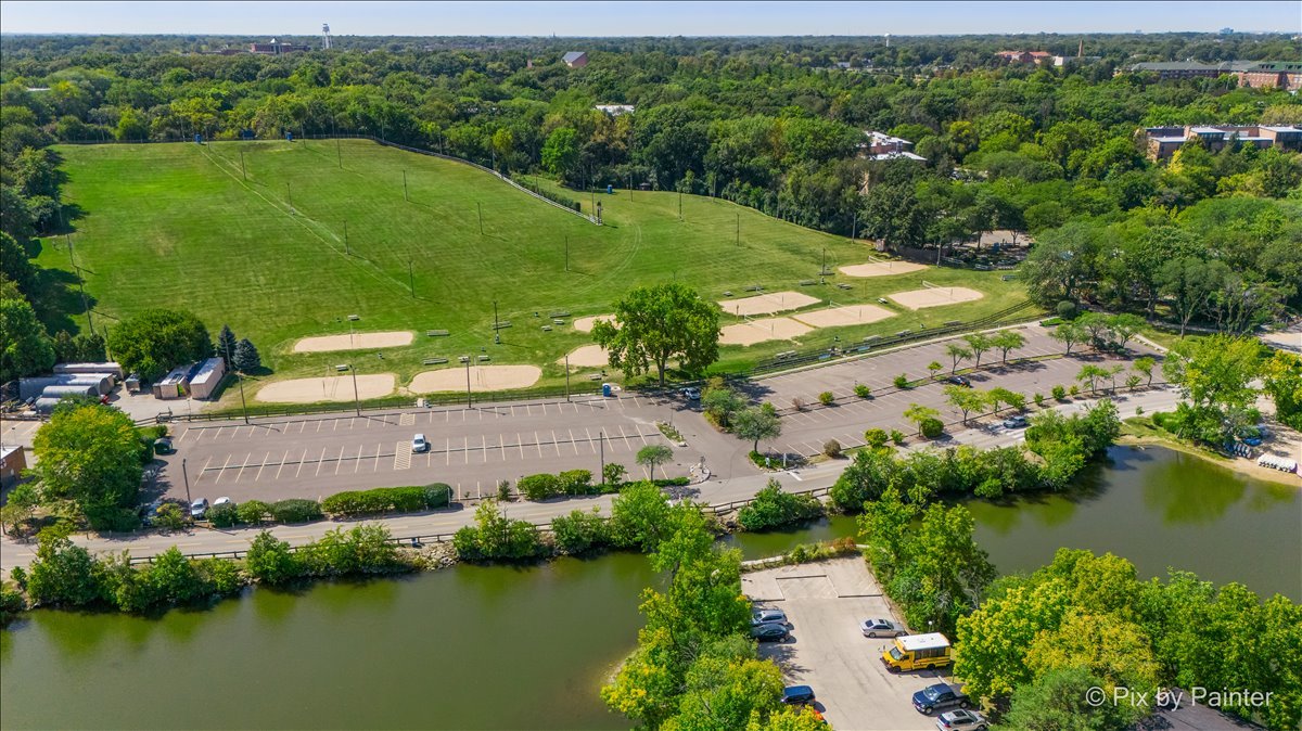 5820 Oakwood Drive #1a, Lisle, IL 60532