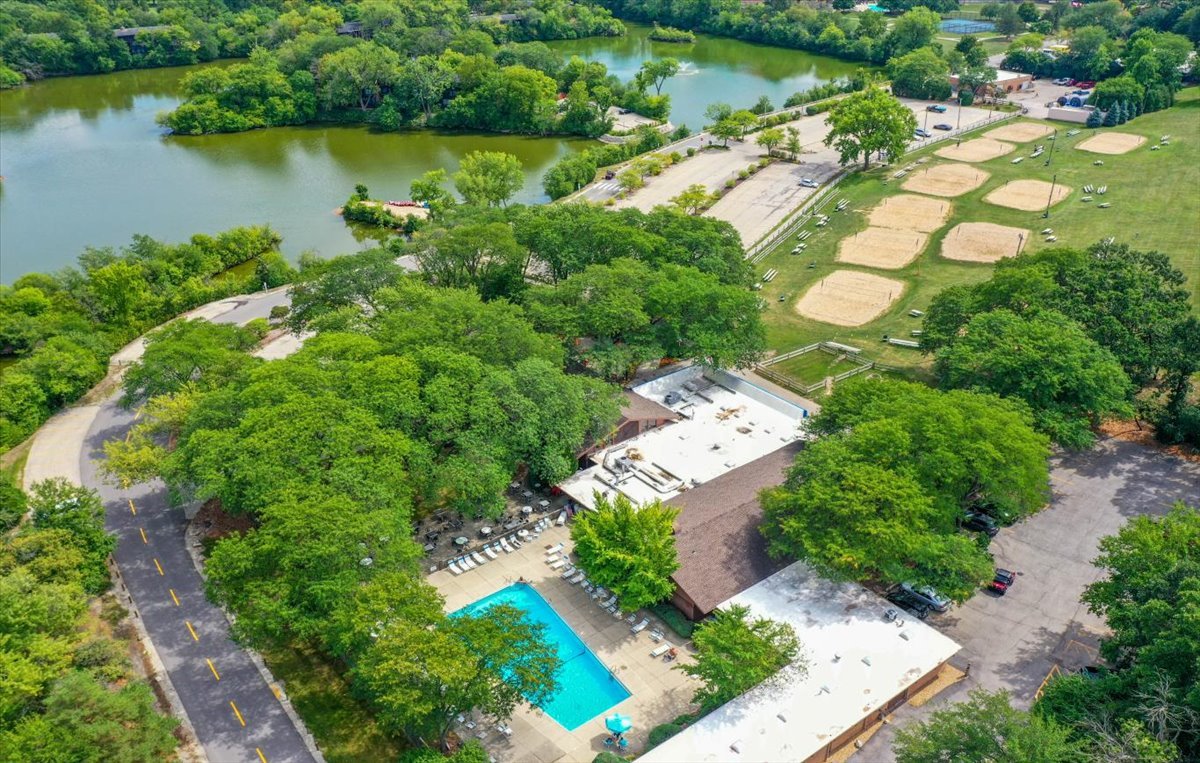 5820 Oakwood Drive #1a, Lisle, IL 60532