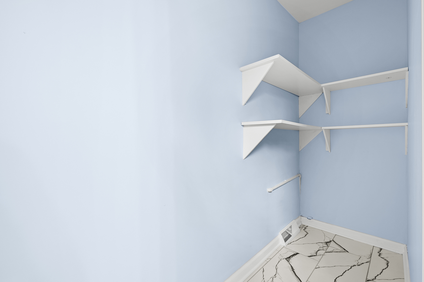 1722 Charles Street, Rockford, IL 61104