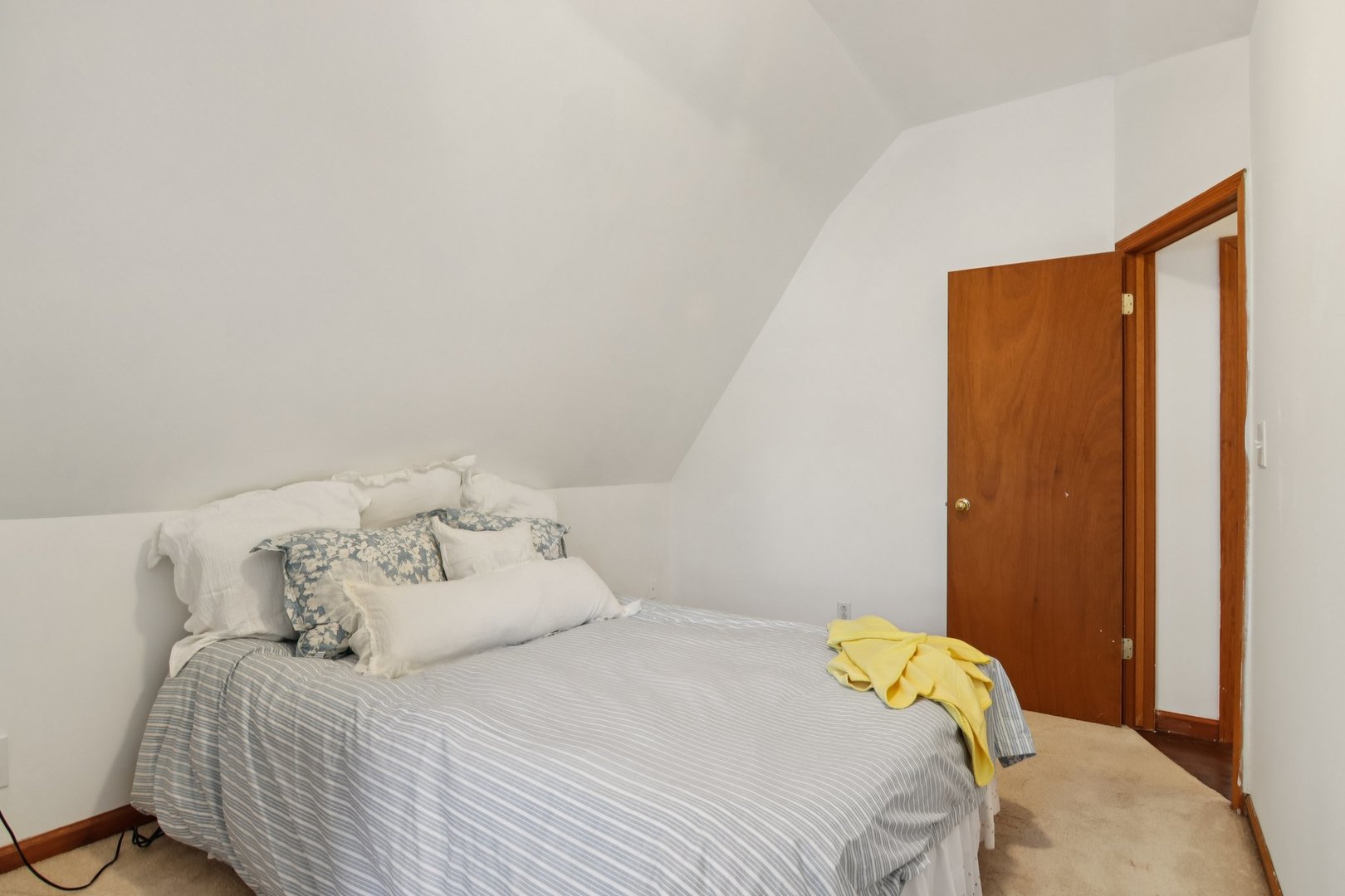 390 N Garfield Boulevard, Grayslake, IL 60030