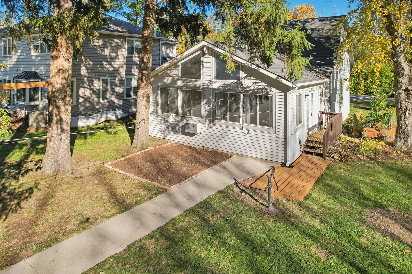 390 N Garfield Boulevard, Grayslake, IL 60030