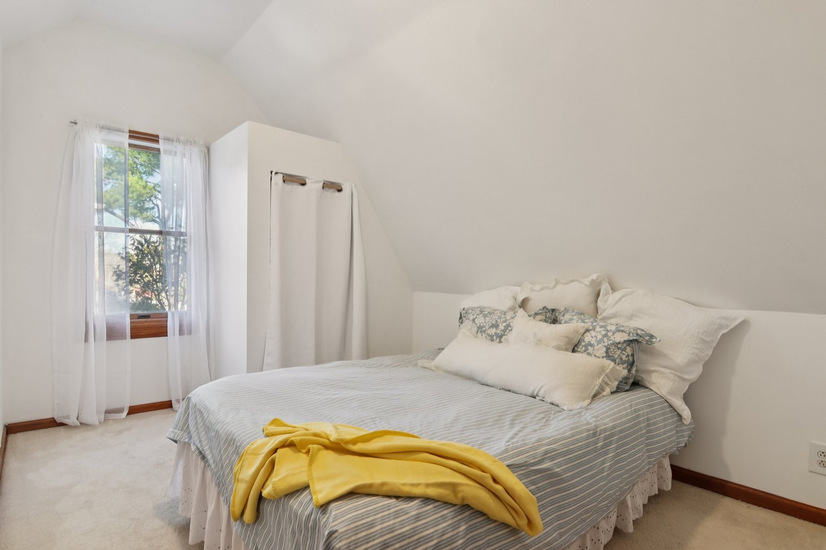 390 N Garfield Boulevard, Grayslake, IL 60030