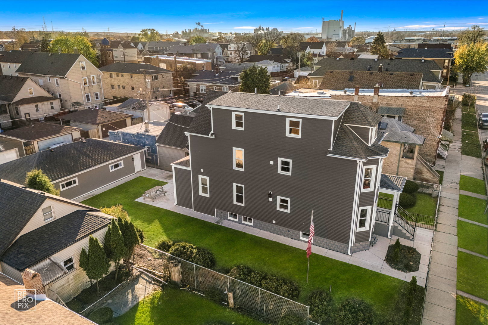 7539 W 61st Street, Summit, IL 60501