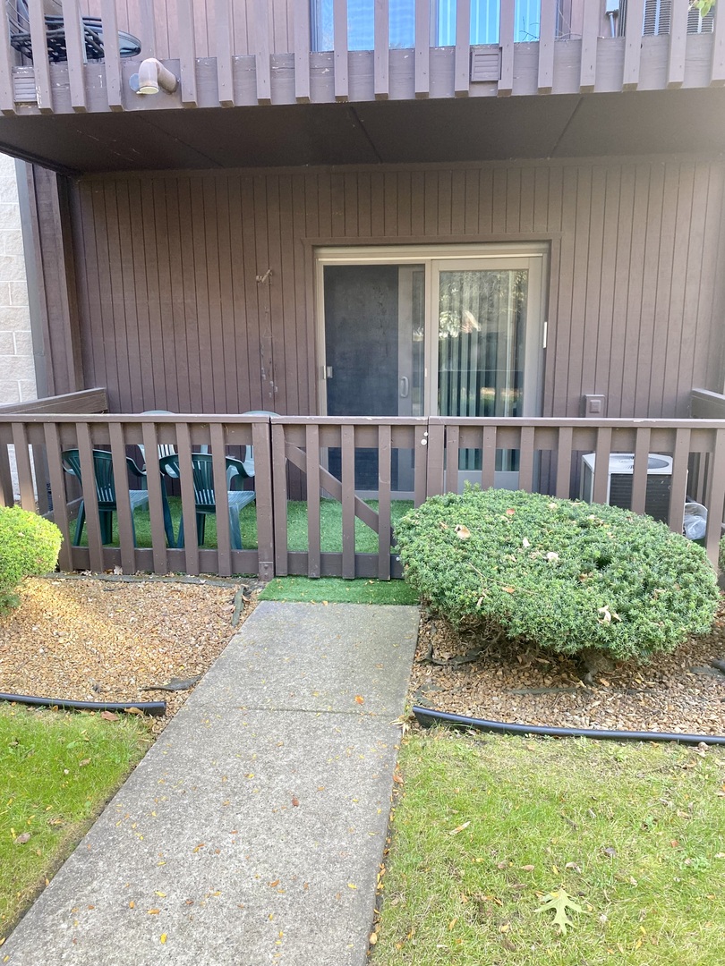 1105 E Division Street #1B, Lockport, IL 60441