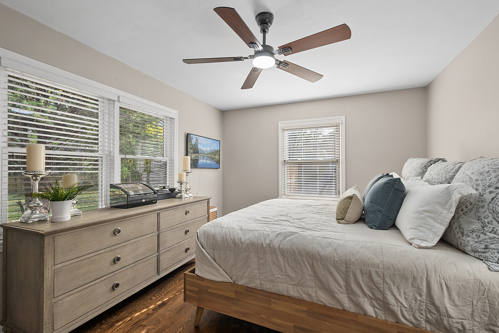 6221 Linden Lane, La Grange Highlands, IL 60525