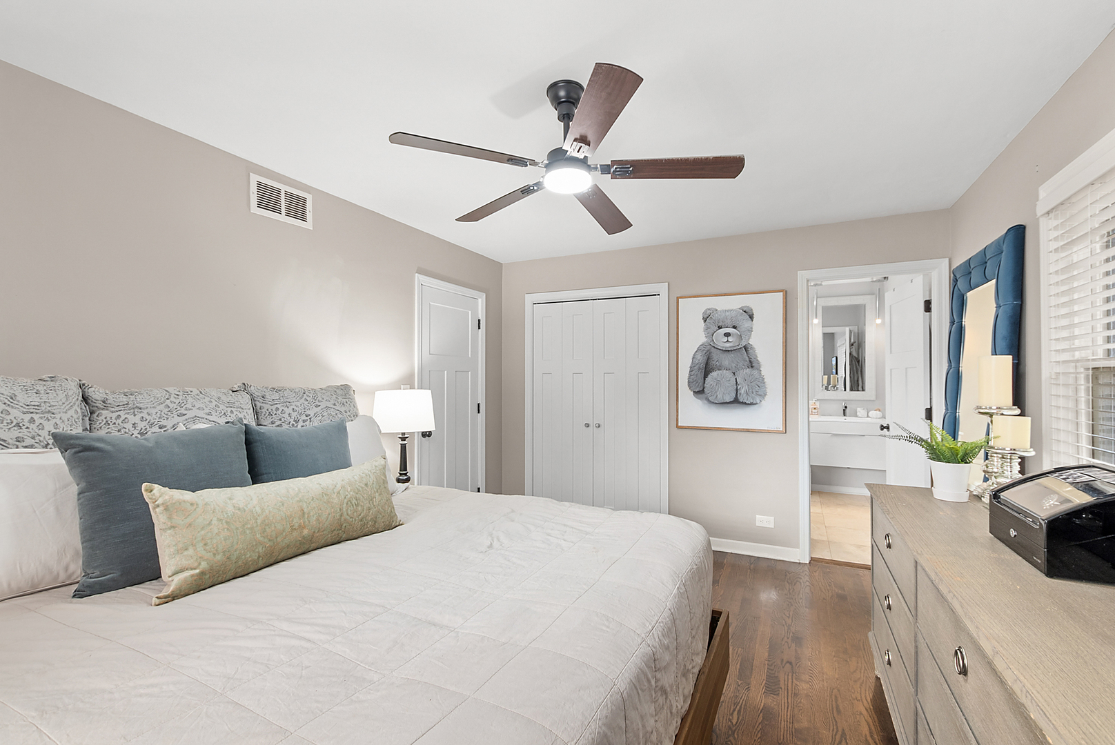 6221 Linden Lane, La Grange Highlands, IL 60525