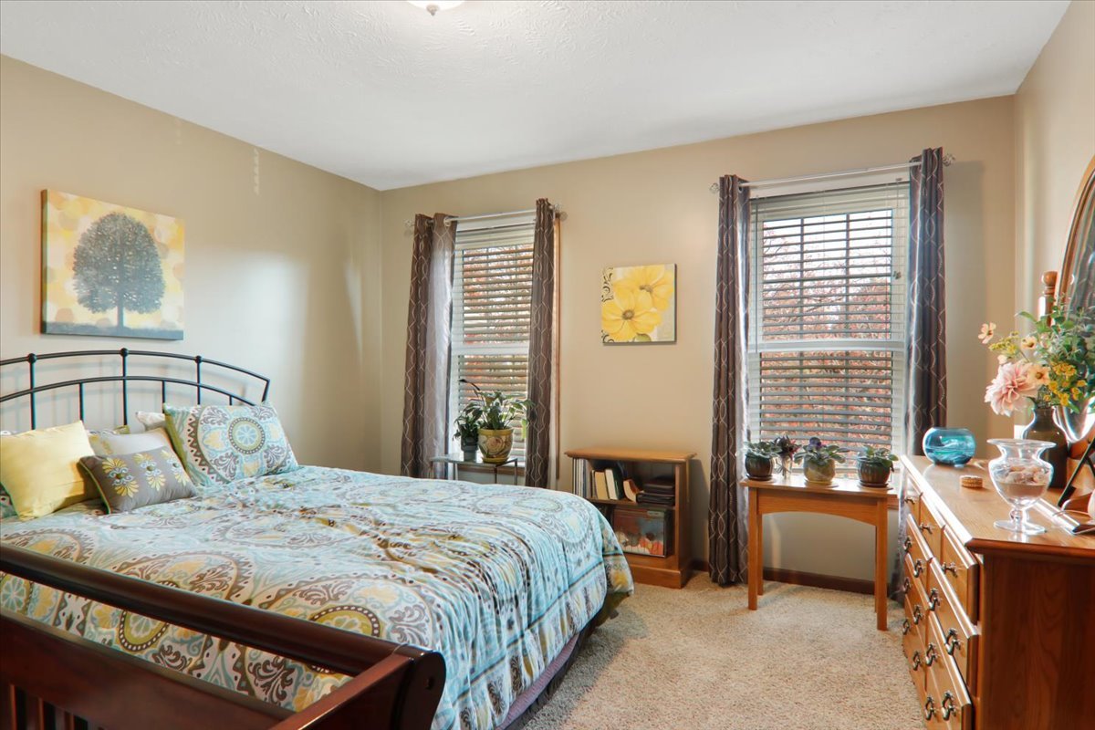 1505 Paddington Drive, Bloomington, IL 61704