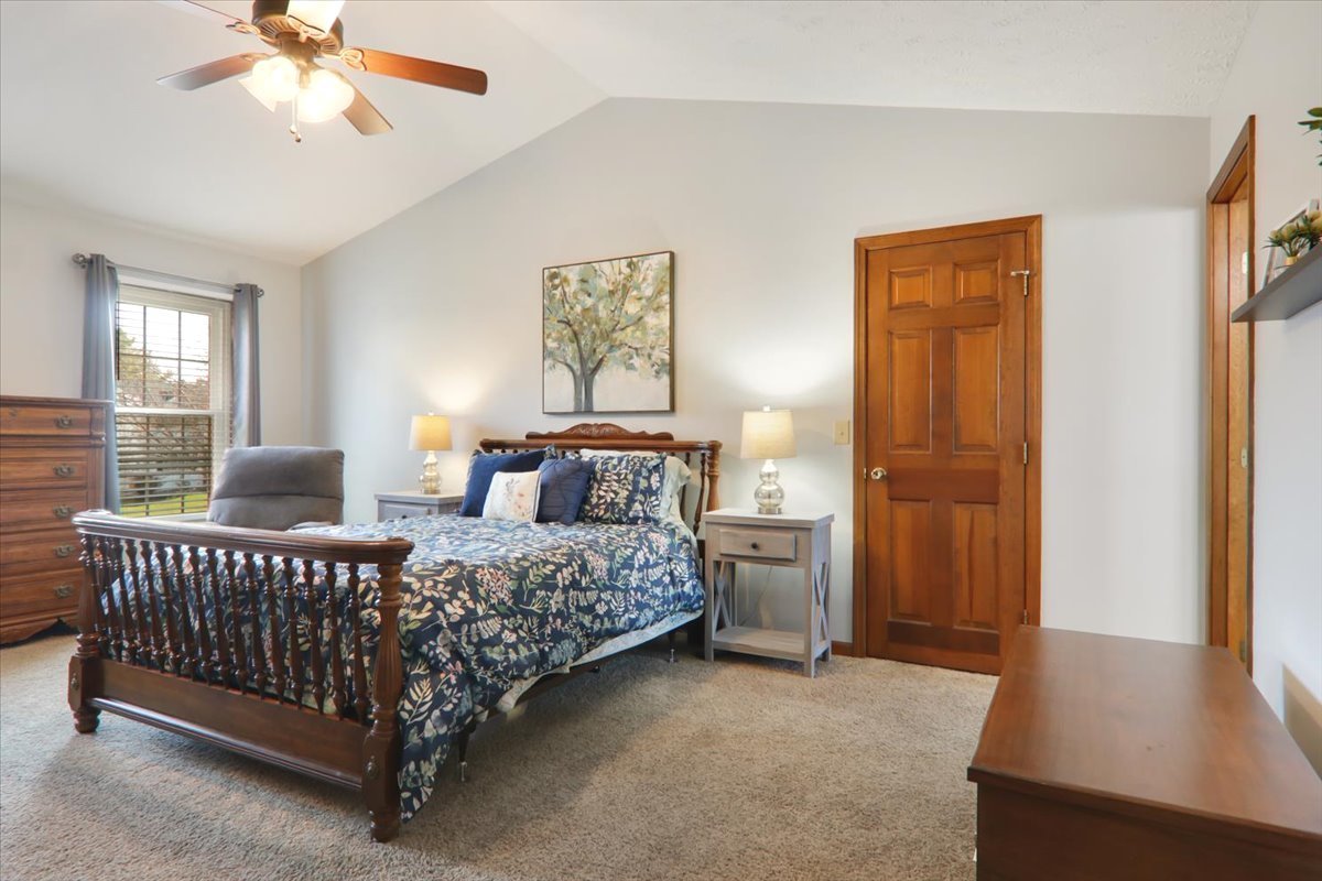 1505 Paddington Drive, Bloomington, IL 61704