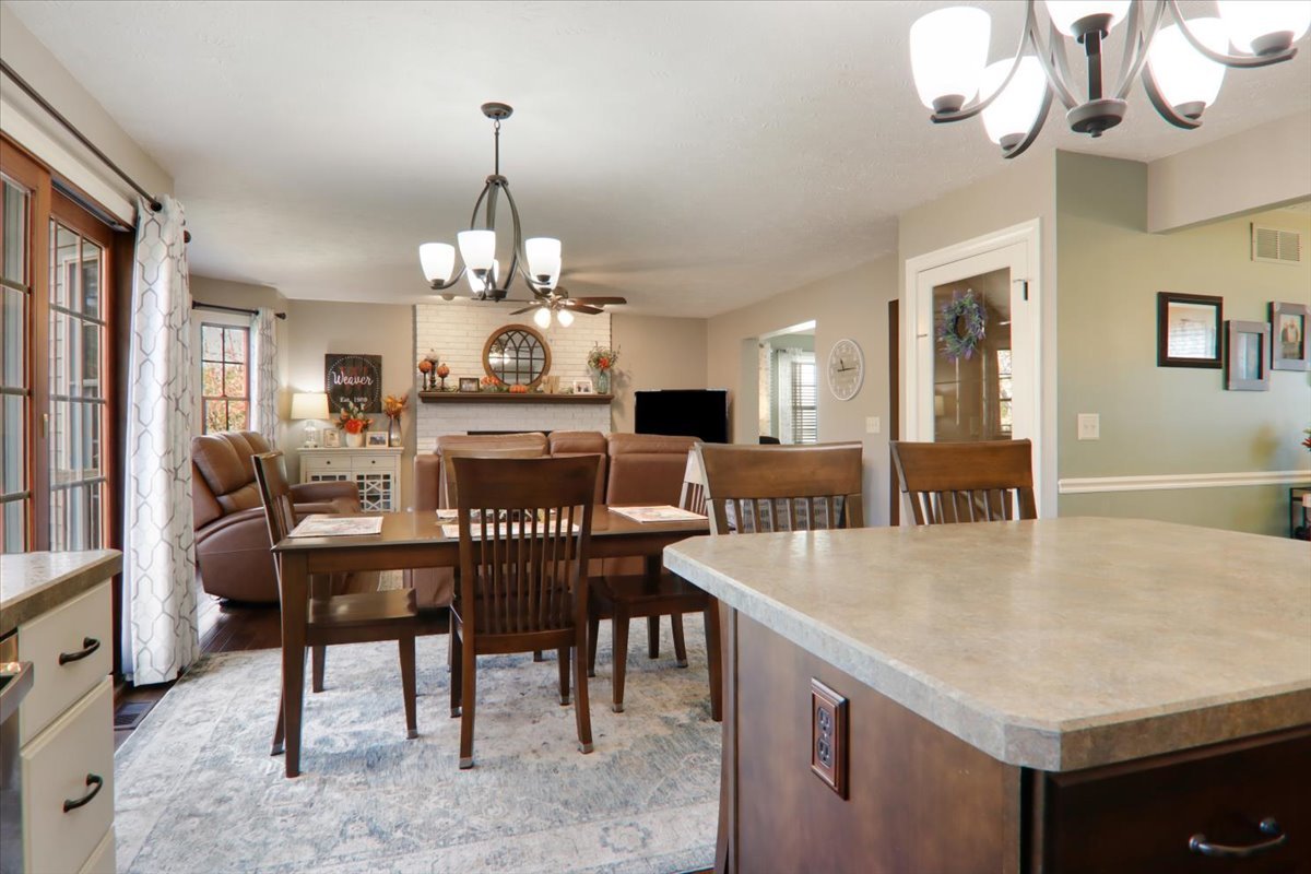 1505 Paddington Drive, Bloomington, IL 61704