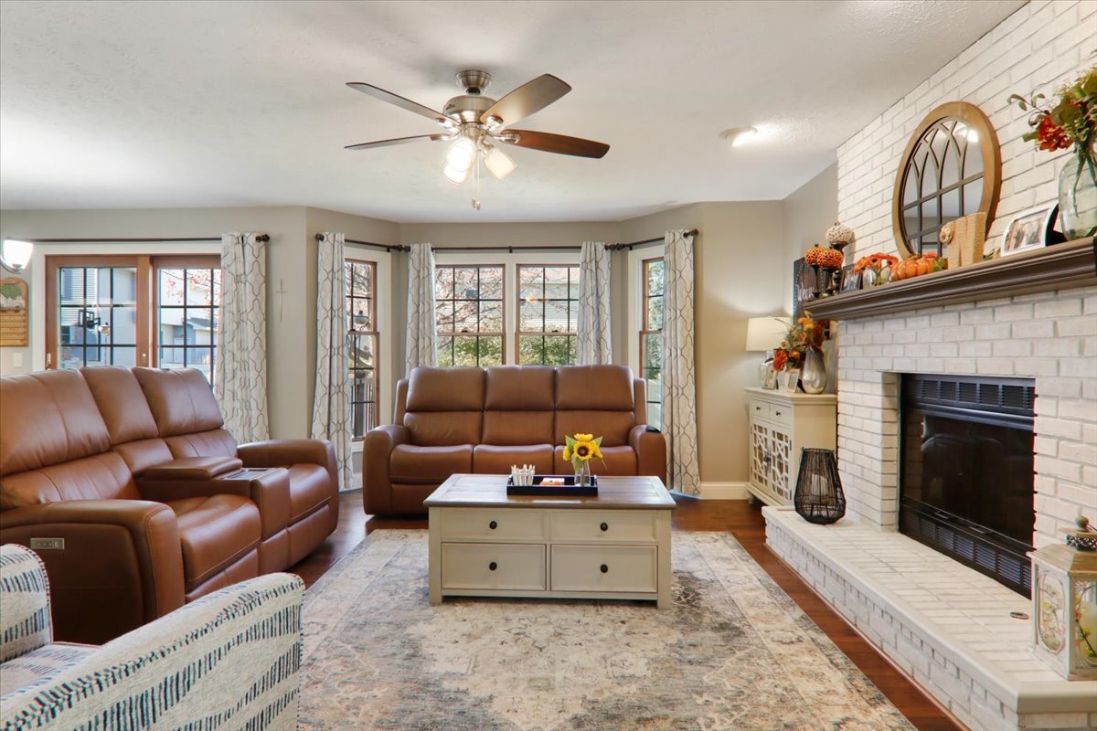 1505 Paddington Drive, Bloomington, IL 61704