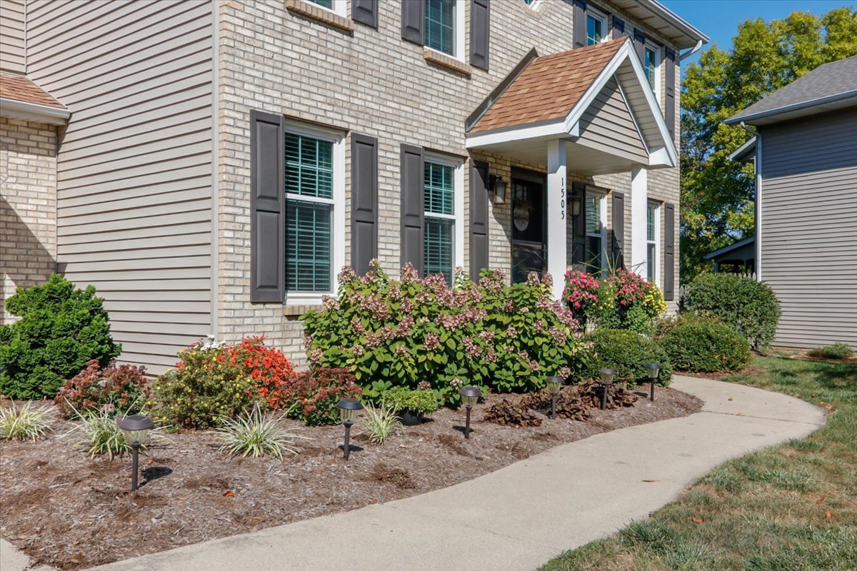 1505 Paddington Drive, Bloomington, IL 61704