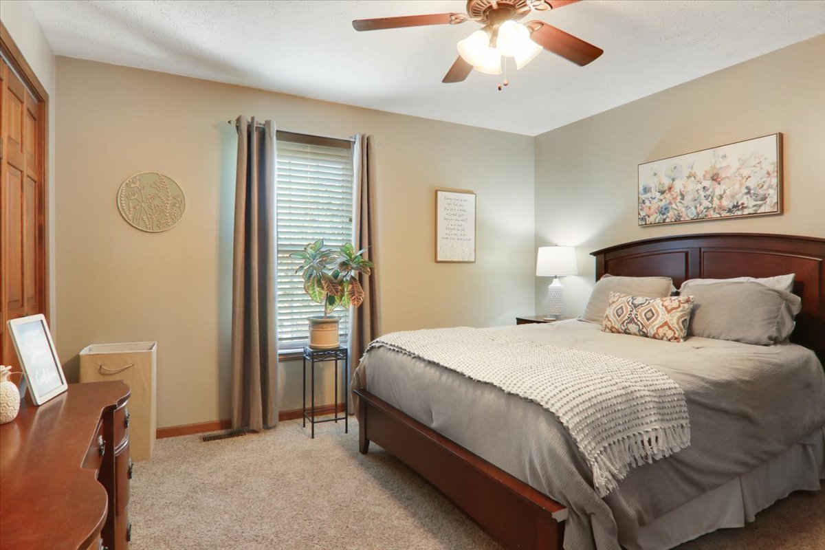 1505 Paddington Drive, Bloomington, IL 61704