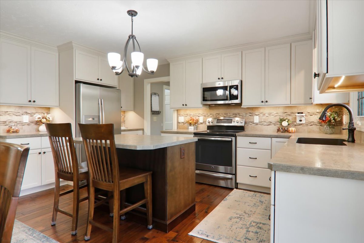 1505 Paddington Drive, Bloomington, IL 61704