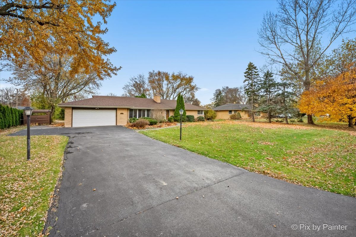 17 N Wildwood Drive, Prospect Heights, IL 60070