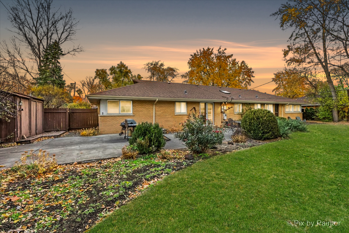 17 N Wildwood Drive, Prospect Heights, IL 60070