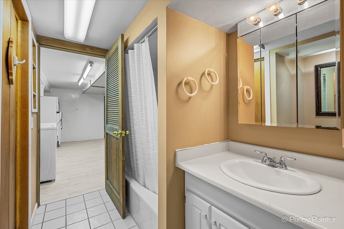 17 N Wildwood Drive, Prospect Heights, IL 60070