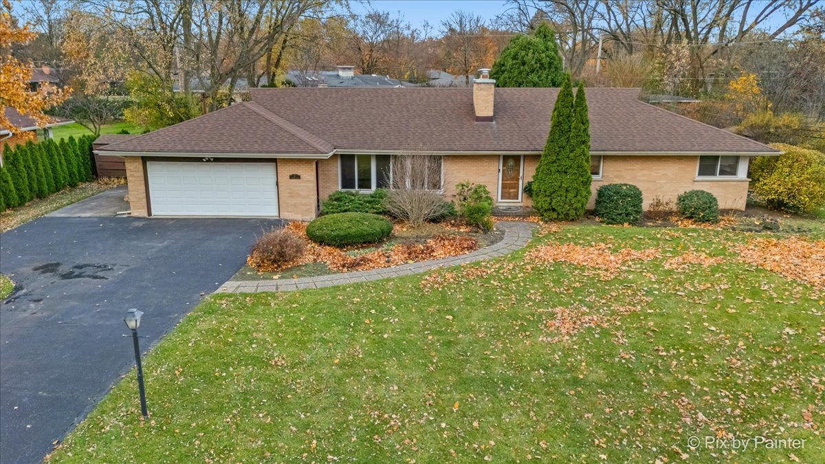 17 N Wildwood Drive, Prospect Heights, IL 60070