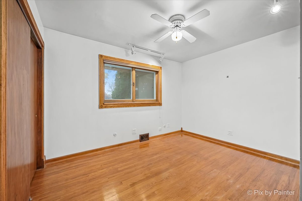 17 N Wildwood Drive, Prospect Heights, IL 60070